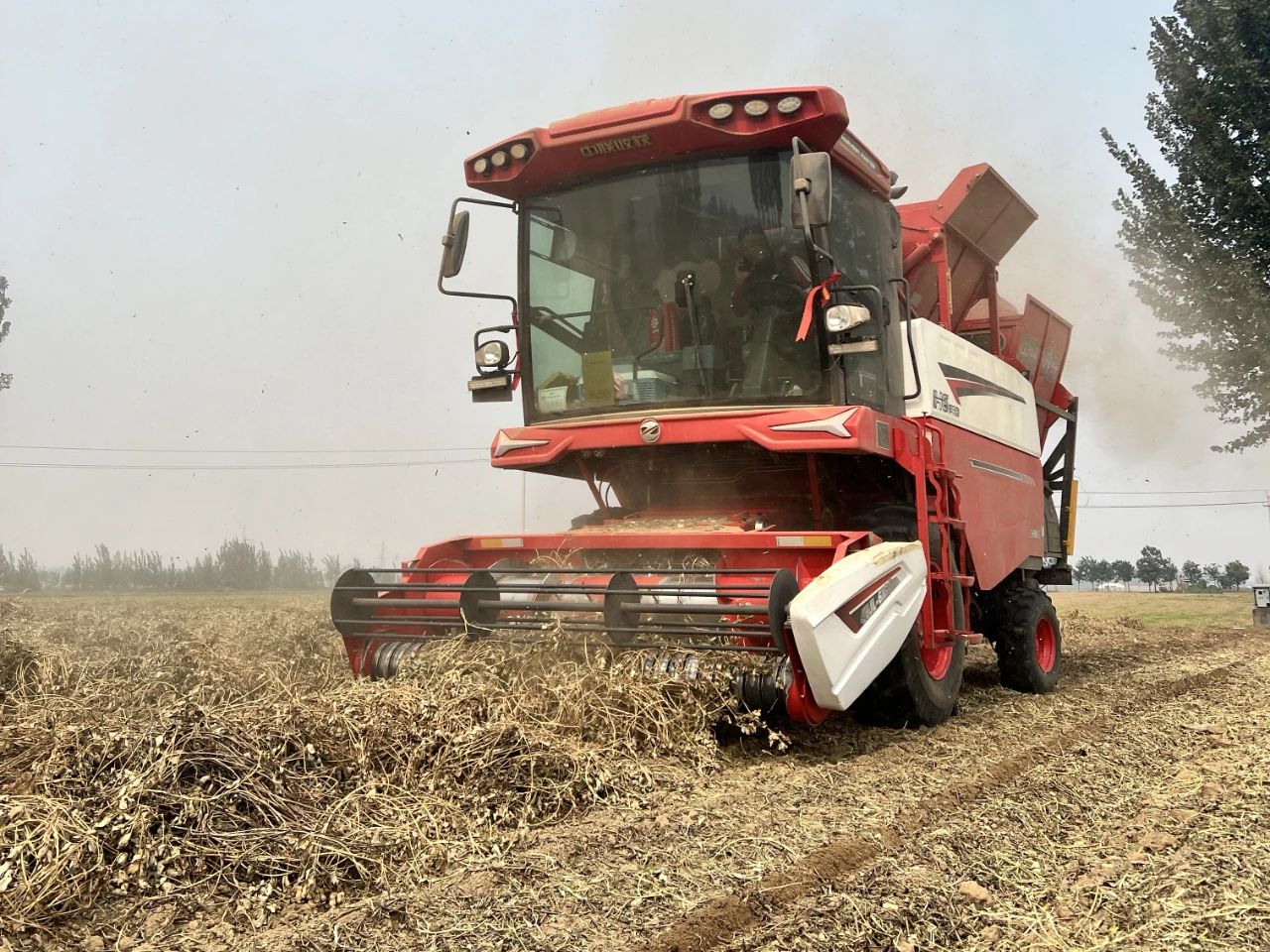 老机手李师傅：从中联收获新疆—2到新疆AT100，中联收获就